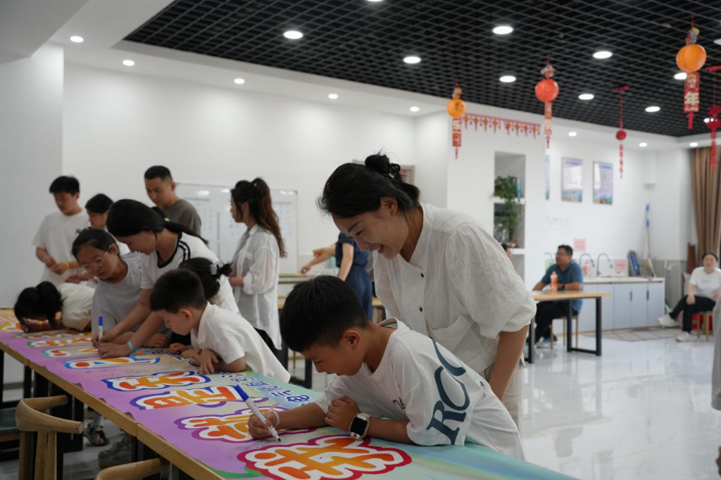 京沪高铁维管公司蚌埠维管段开展儿童趣味心理游园会